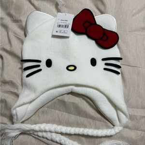 Brand new hello Kitty beanie withdraws strings